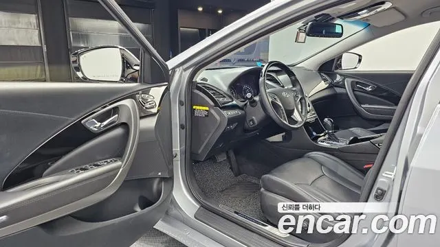 HYUNDAI GRANDEUR 2016 — 48 565 км, светло-серебристый, Корея — под ключ — фото 10