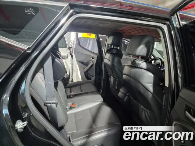 HYUNDAI SANTA FE 2016 — 147 056 км, чёрный, Корея — под ключ — фото 10