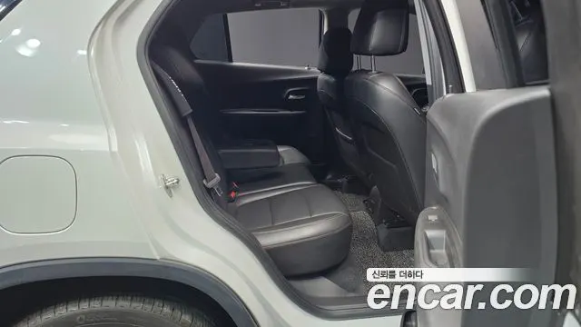 CHEVROLET TRAX 2019 — 103 711 км, белый, Корея — под ключ — фото 11