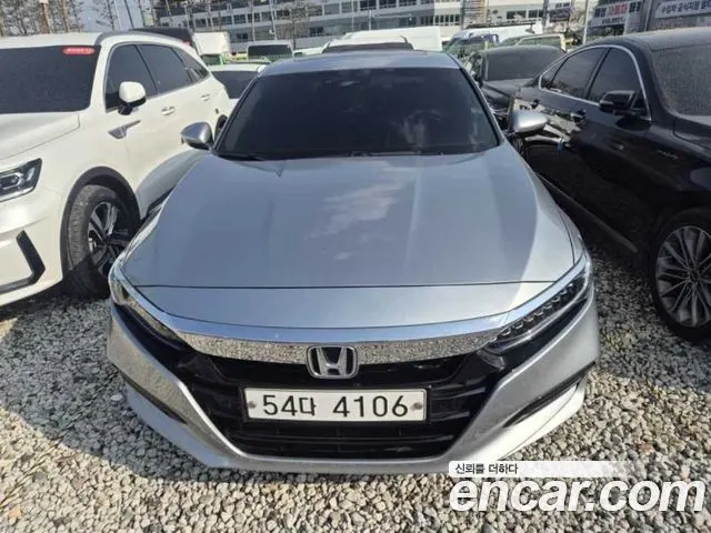 HONDA ACCORD 1 2018 — 153 613 км, серебристый, Корея — под ключ — фото 1