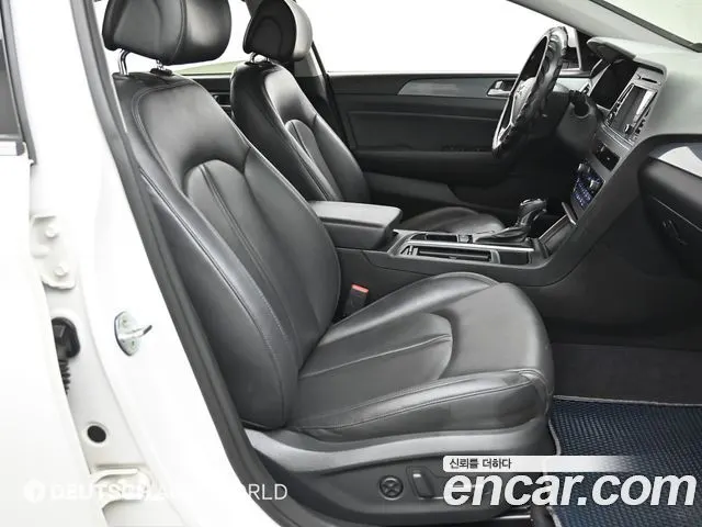 HYUNDAI SONATA HYBRID 2015 — 165 610 км, белый, Корея — под ключ — фото 10