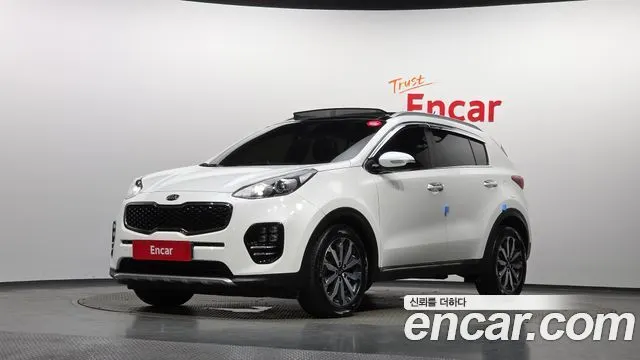 KIA SPORTAGE 2016 — 106 178 км, белый, Корея — под ключ — фото 1