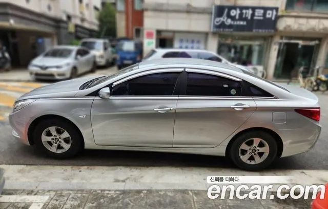 HYUNDAI SONATA 2011 — 79 000 км, серебристый, Корея — под ключ — фото 3