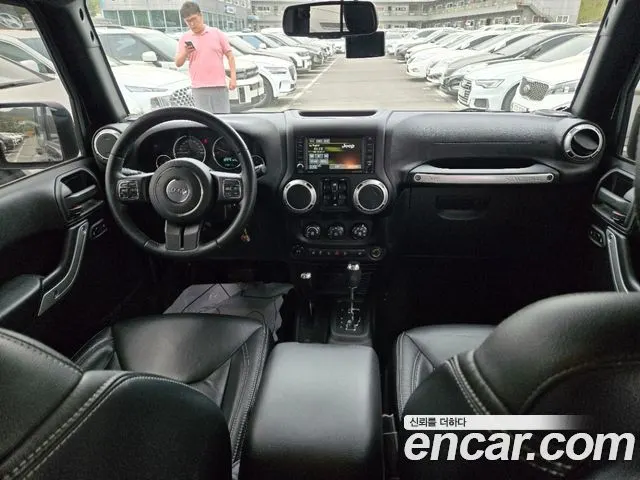 JEEP WRANGLER 2016 — 174 476 км, чёрный, Корея — под ключ — фото 8