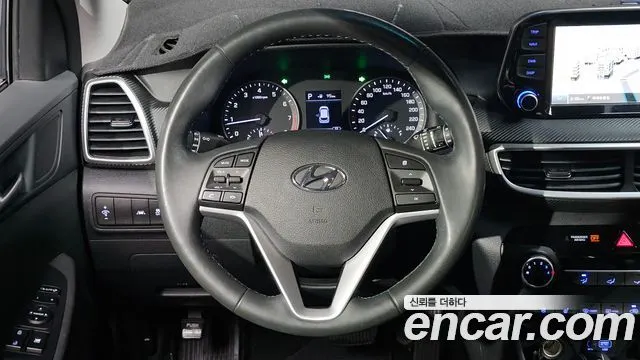 HYUNDAI TUCSON 2019 — 89 181 км, белый, Корея — под ключ — фото 11