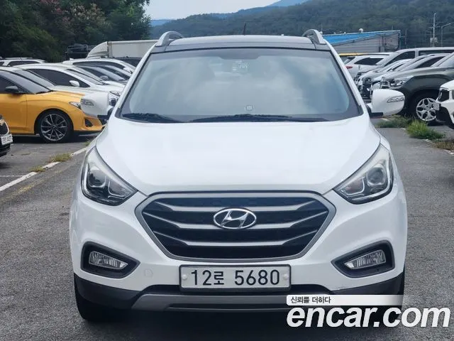 HYUNDAI TUCSON 2014 — 130 881 км, белый, Корея — под ключ — фото 1