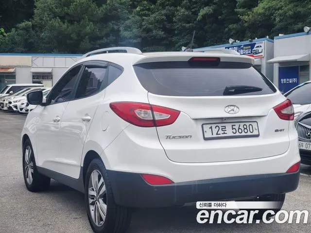 HYUNDAI TUCSON 2014 — 130 881 км, белый, Корея — под ключ — фото 5