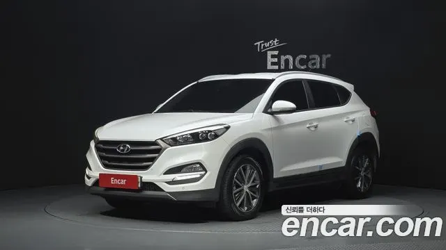 HYUNDAI TUCSON 2016 — 219 167 км, белый, Корея — под ключ — фото 1