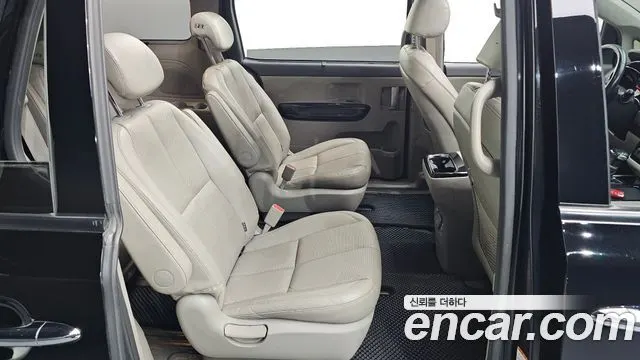 KIA CARNIVAL 2017 — 171 885 км, чёрный, Корея — под ключ — фото 11
