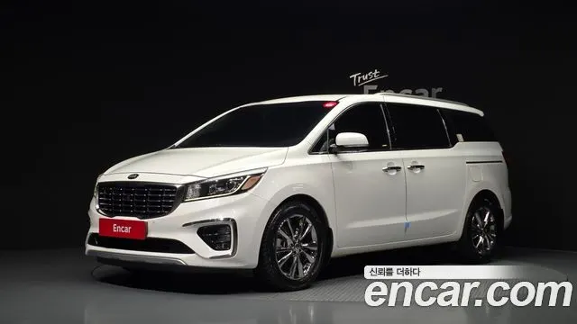 KIA CARNIVAL 2019 — 125 316 км, белый, Корея — под ключ — фото 1