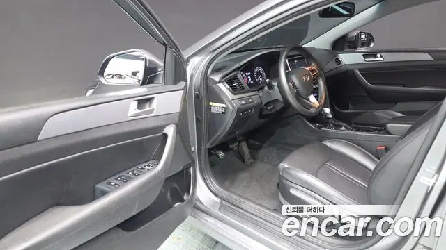HYUNDAI SONATA 2018 — 84 551 км, серебристо-серый, Корея — под ключ — фото 11