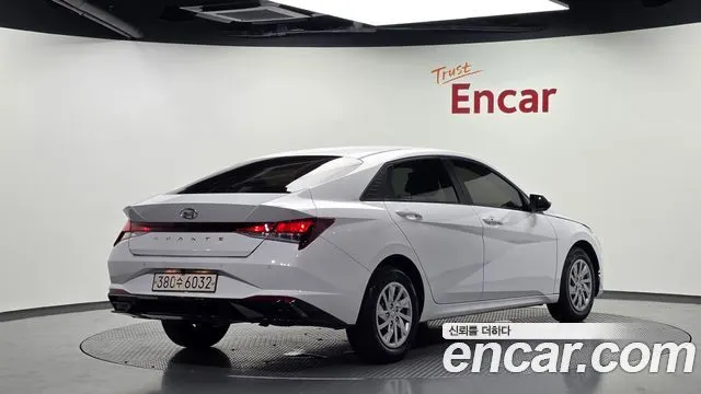 HYUNDAI AVANTE 2023 — 61 995 км, белый, Корея — под ключ — фото 2