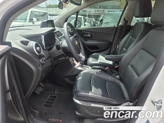 CHEVROLET TRAX 2015 — 88 280 км, белый, Корея — под ключ — фото 6