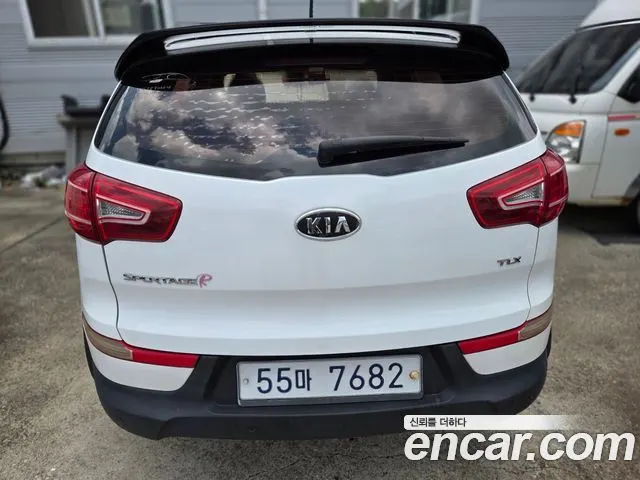 KIA SPORTAGE R 2011 — 280 998 км, белый, Корея — под ключ — фото 2