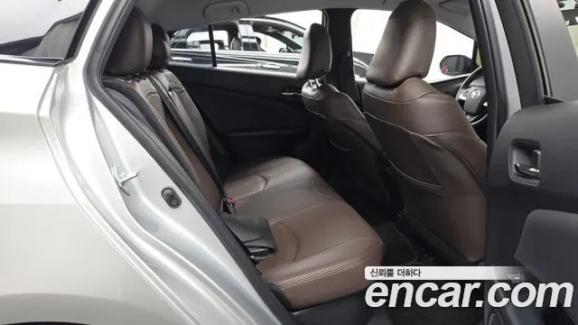 TOYOTA PRIUS 2018 — 77 240 км, серебристо-серый, Корея — под ключ — фото 12