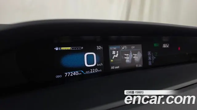 TOYOTA PRIUS 2018 — 77 240 км, серебристо-серый, Корея — под ключ — фото 8