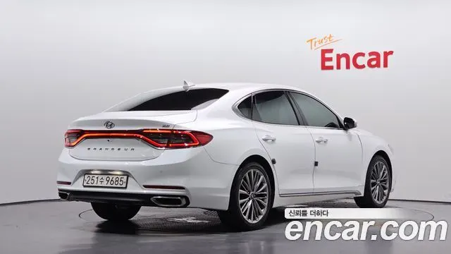 HYUNDAI GRANDEUR 2019 — 68 371 км, белый, Корея — под ключ — фото 1