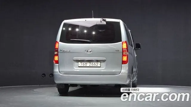 HYUNDAI GRAND STAREX 2018 — 126 971 км, серебристо-серый, Корея — под ключ — фото 4