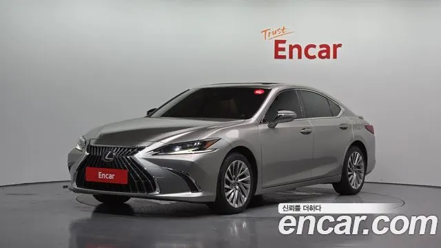 LEXUS ES300H 2024 — 72 732 км, серебристо-серый, Корея — под ключ — фото 1