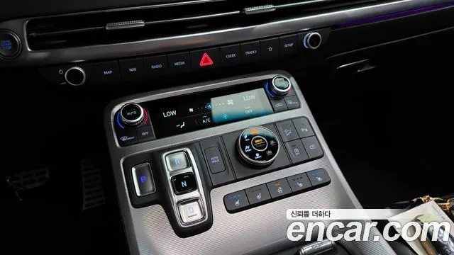 HYUNDAI PALISADE 2024 — 20 375 км, светло-серебристый, Корея — под ключ — фото 9