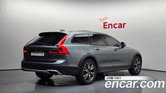VOLVO V90 CROSS COUNTRY 2019 — 140 016 км, серый, Корея — под ключ — фото 1