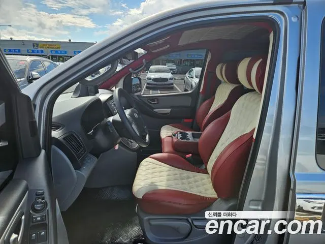 HYUNDAI GRAND STAREX 2014 — 82 719 км, серебристый, Корея — под ключ — фото 10