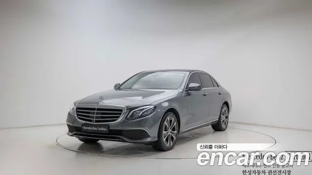MERCEDES-BENZ E-CLASS W213 2020 — 56 346 км, серебристо-серый, Корея — под ключ — фото 1