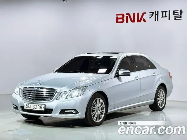 MERCEDES-BENZ E-CLASS W212 2010 — 238 147 км, серебристый, Корея — под ключ — фото 1