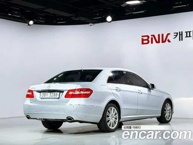 MERCEDES-BENZ E-CLASS W212 2010 — 238 147 км, серебристый, Корея — под ключ — фото 2