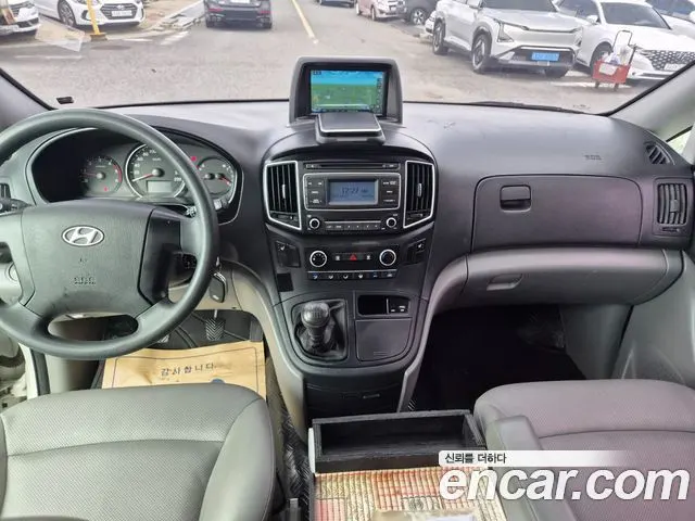 HYUNDAI GRAND STAREX 2016 — 136 857 км, белый, Корея — под ключ — фото 10