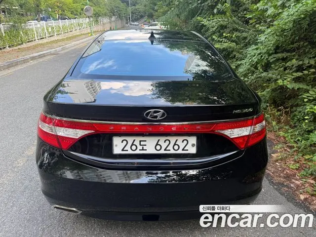 HYUNDAI GRANDEUR 2015 — 142 617 км, чёрный, Корея — под ключ — фото 4