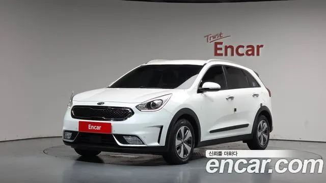 KIA NIRO 2017 — 173 676 км, белый, Корея — под ключ — фото 1