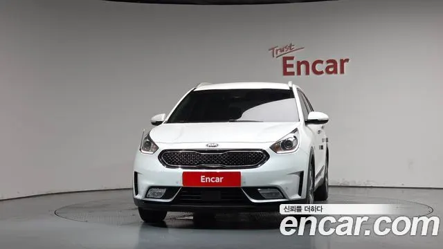 KIA NIRO 2017 — 173 676 км, белый, Корея — под ключ — фото 3