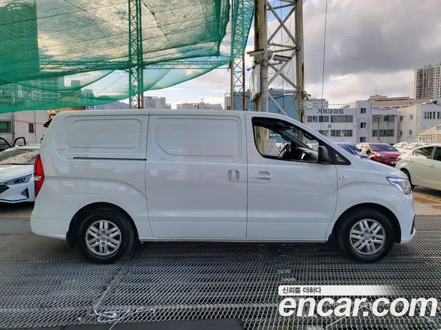 HYUNDAI GRAND STAREX 2021 — 66 779 км, белый, Корея — под ключ — фото 9