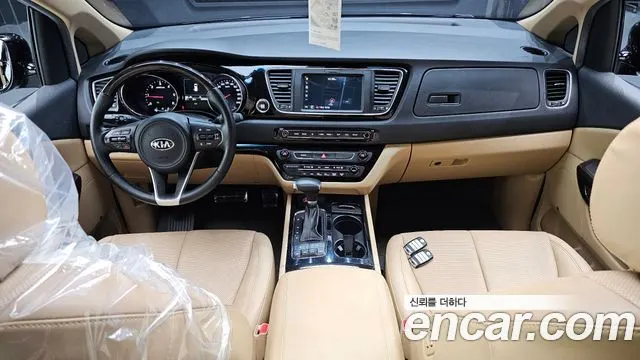 KIA CARNIVAL 2018 — 92 070 км, чёрный, Корея — под ключ — фото 7