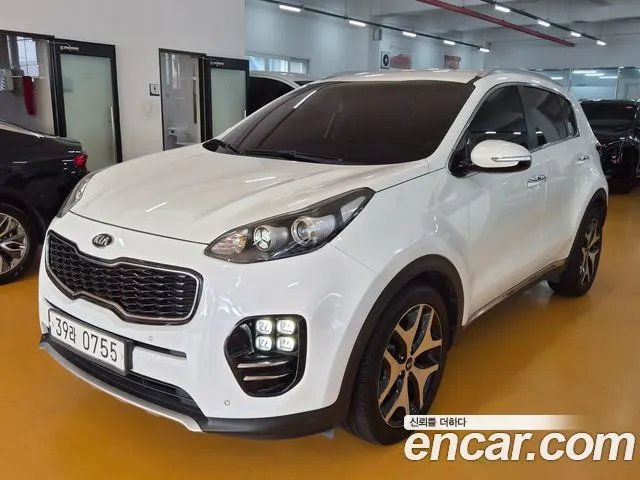 KIA SPORTAGE 2016 — 101 954 км, белый, Корея — под ключ — фото 1