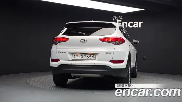 HYUNDAI TUCSON 2016 — 157 366 км, белый, Корея — под ключ — фото 4