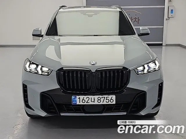 BMW X5 2024 — 15 000 км, светло-серебристый, Корея — под ключ — фото 2