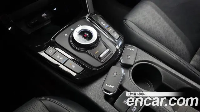 KIA SELTOS 2025 — 24 256 км, белый, Корея — под ключ — фото 9