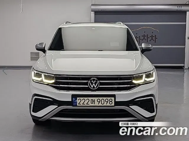 VOLKSWAGEN TIGUAN ALLSPACE 2023 — 46 521 км, белый, Корея — под ключ — фото 2