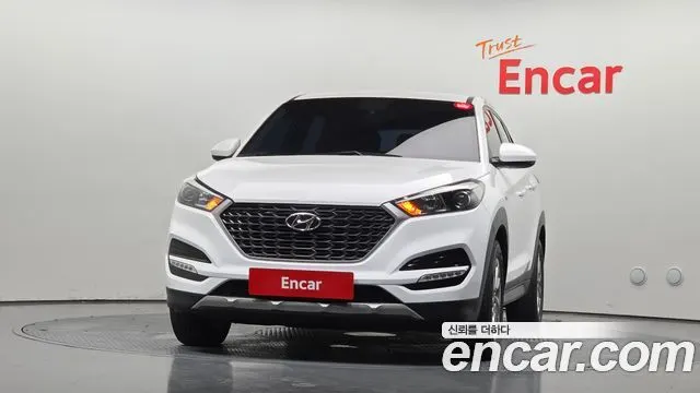 HYUNDAI TUCSON 2018 — 178 846 км, белый, Корея — под ключ — фото 3