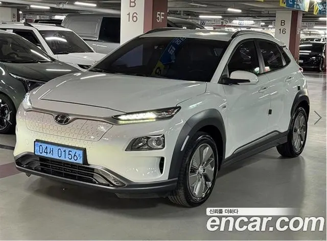 HYUNDAI KONA ELECTRIC 2019 — 33 114 км, белый, Корея — под ключ — фото 1