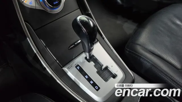 HYUNDAI AVANTE 2012 — 100 250 км, серебристо-серый, Корея — под ключ — фото 9