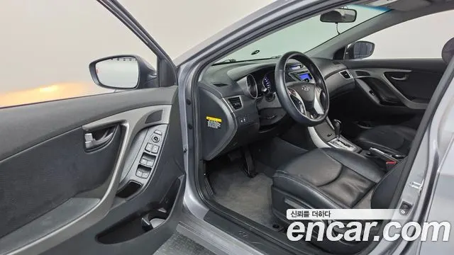 HYUNDAI AVANTE 2012 — 100 250 км, серебристо-серый, Корея — под ключ — фото 10