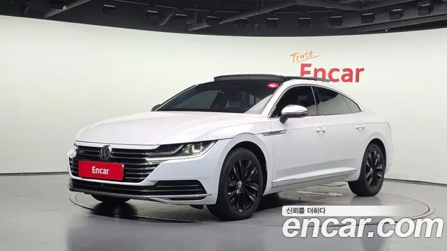 VOLKSWAGEN ARTEON 2019 — 155 657 км, белый, Корея — под ключ — фото 1