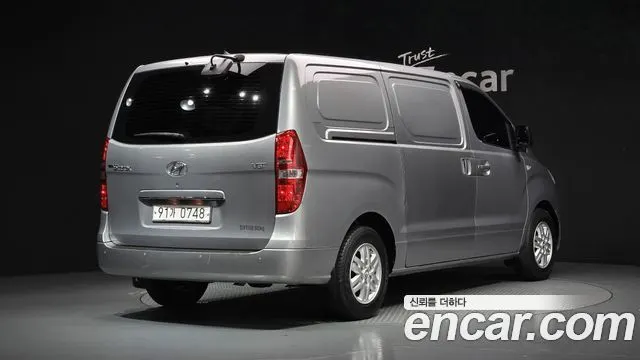HYUNDAI GRAND STAREX 2018 — 126 218 км, серебристо-серый, Корея — под ключ — фото 2