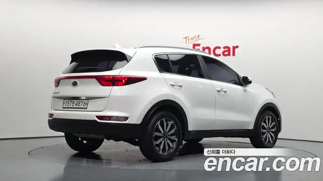 KIA SPORTAGE 2017 — 137 238 км, белый, Корея — под ключ — фото 2