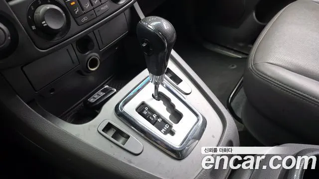 KGM KORANDO TURISMO 2015 — 187 117 км, серебристо-серый, Корея — под ключ — фото 9