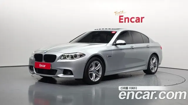 BMW 5 SERIES 2016 — 238 438 км, серебристо-серый, Корея — под ключ — фото 1