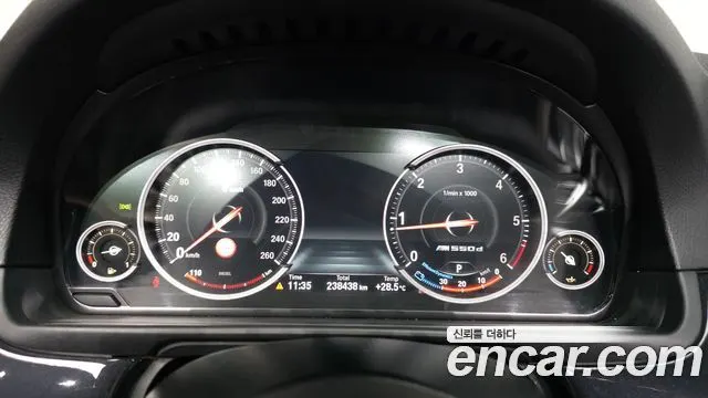 BMW 5 SERIES 2016 — 238 438 км, серебристо-серый, Корея — под ключ — фото 8